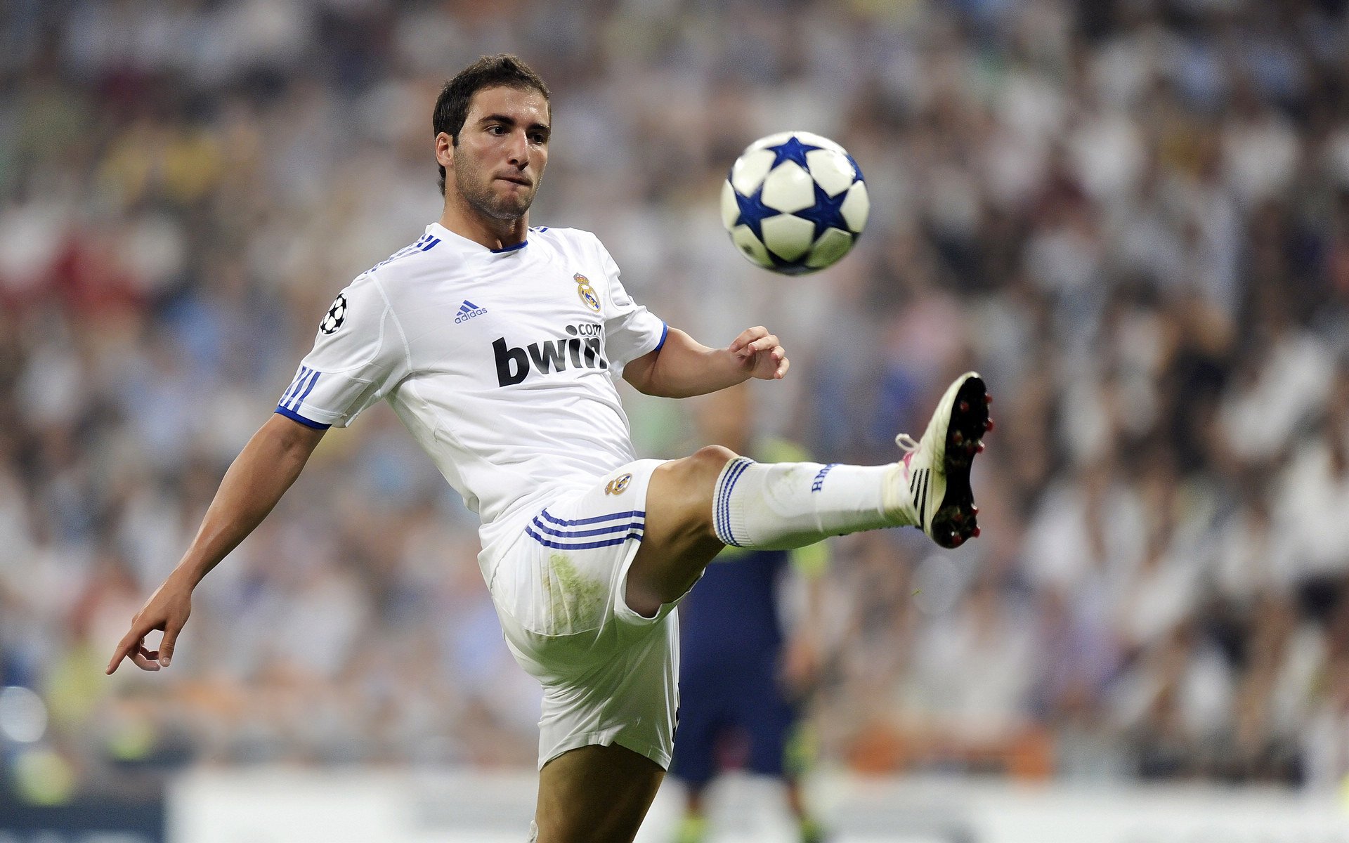 东亚杯中国足球平局 球员需要提升临场应变能力，东亚杯国足成绩